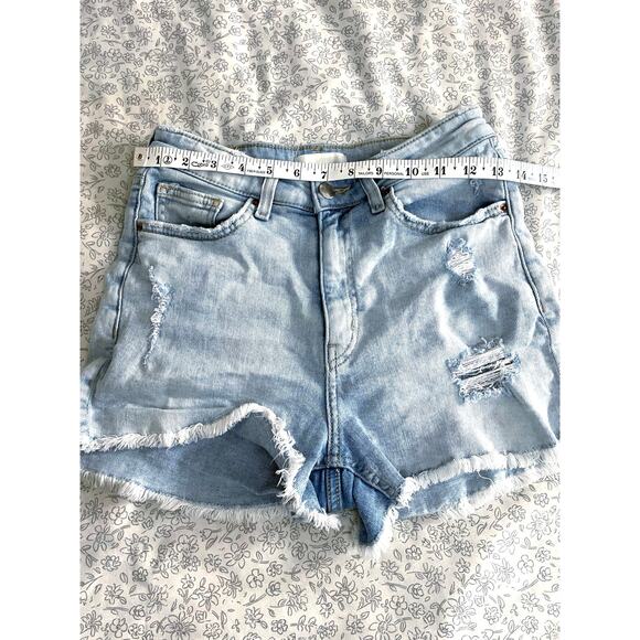 H&M Distressed Denim Cutoff Shorts Size 4 Light Wash - Picture 4 of 6